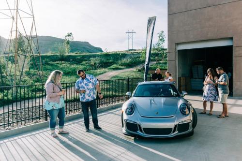 Customers look at the 2016 911 GT3 RS